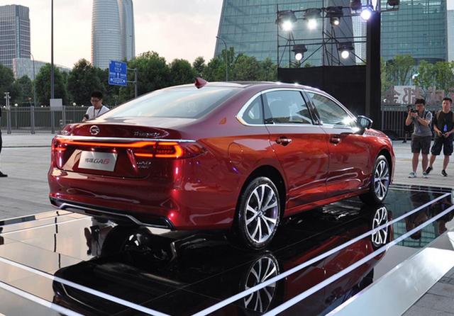 外观大气 车长近5米轴距超2.8米 10.88万就可以买的中级车